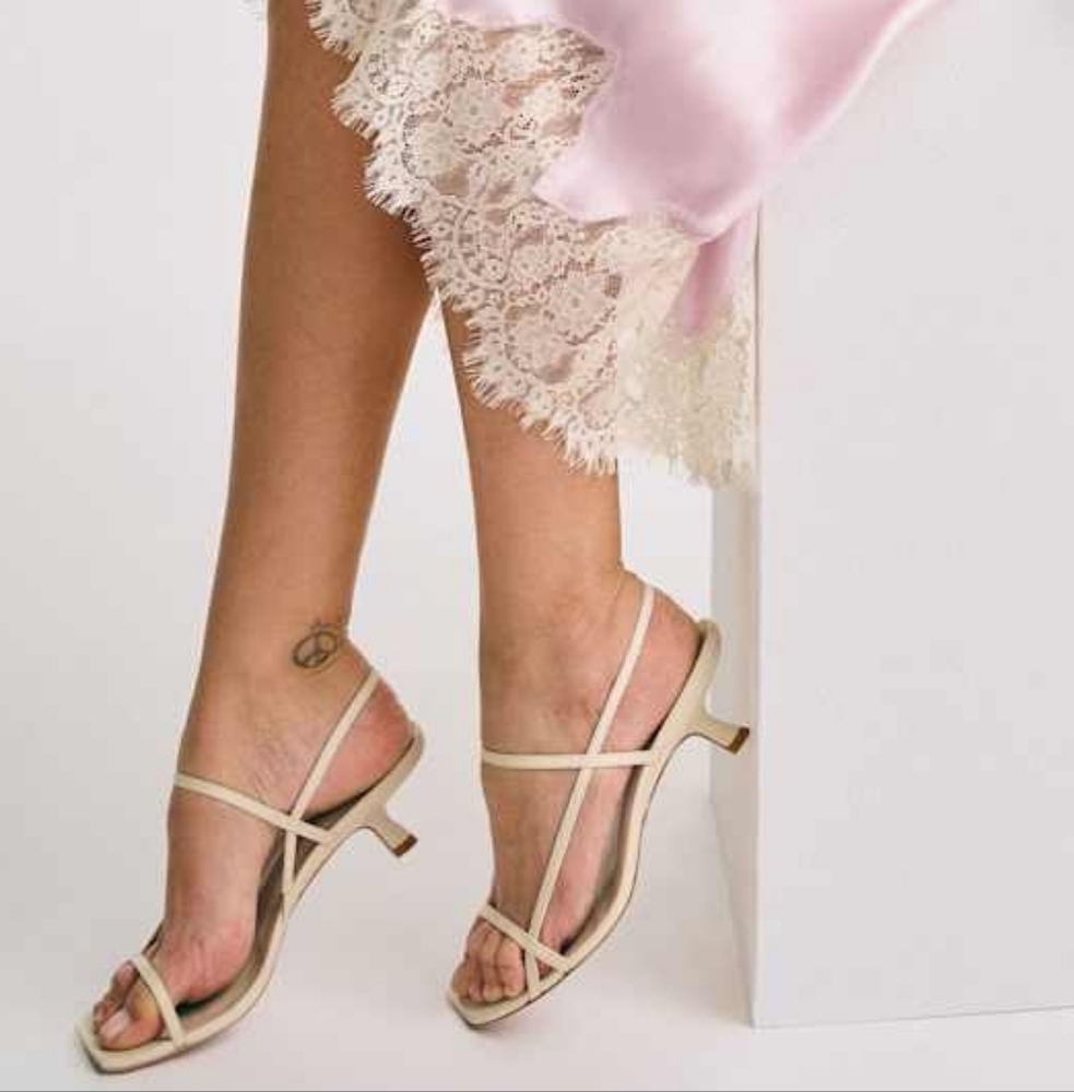 Reformation Sereniry Bare Sandals In Almond